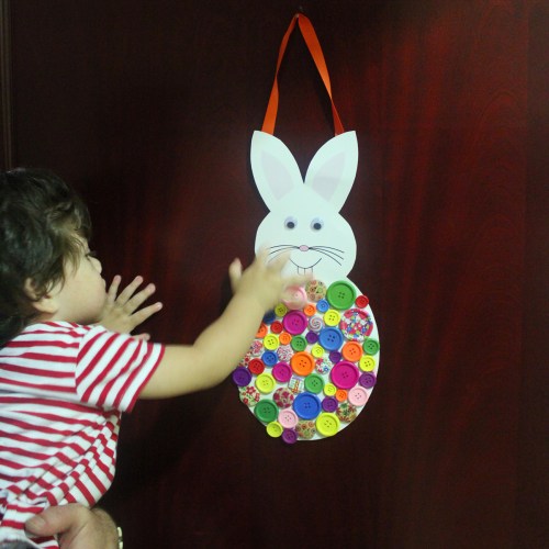 buttons bunny - DIY easter door hanger