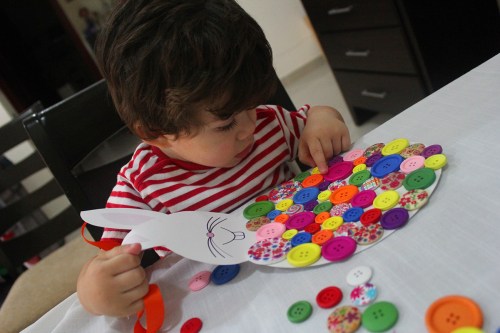 buttons bunny - DIY easter door hanger