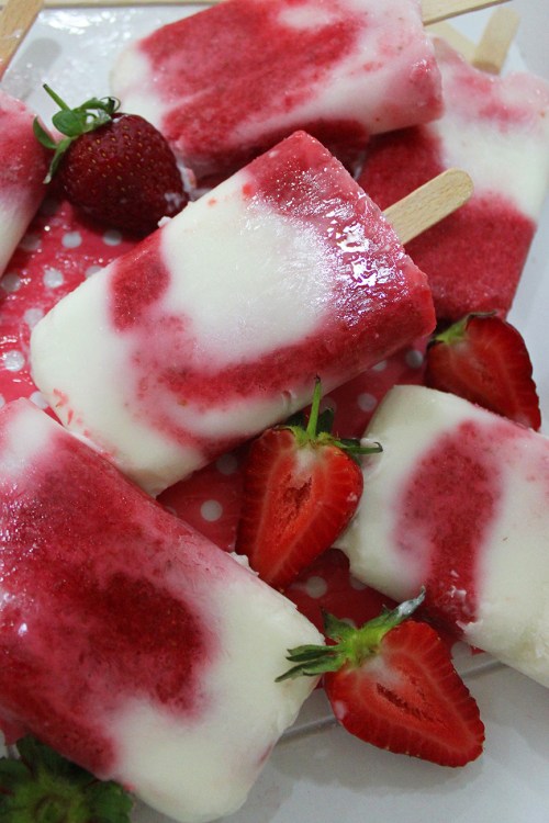 homemade fresh strawberry popsicles