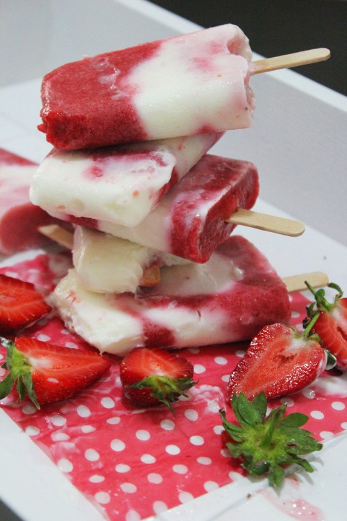 homemade fresh strawberry popsicles