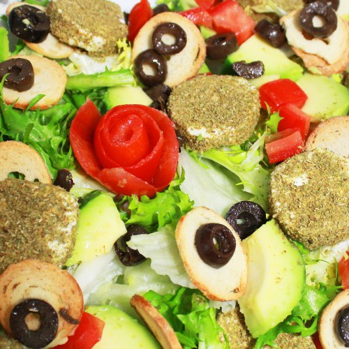 thyme goat cheese and bake rolls salad