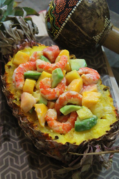 shrimps and exotic fruits salad