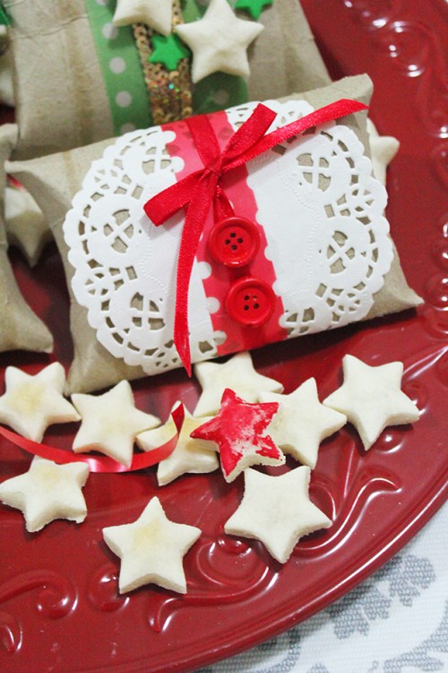 red buttons toilet paper roll gift box