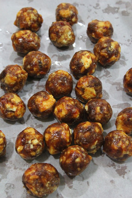 caramel date energy balls