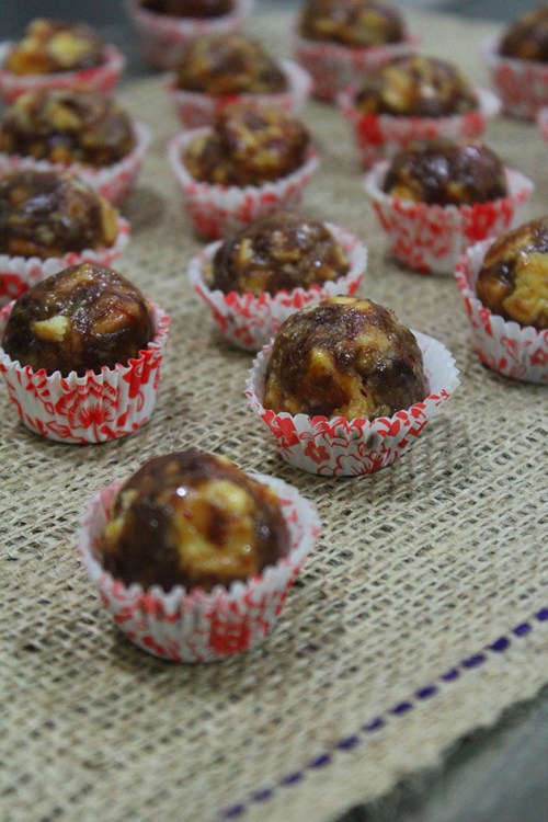 caramel date energy balls
