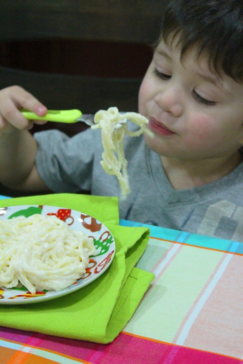 easy cheeese bechamel spaghetti