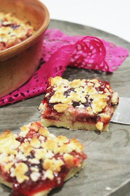 strawberry jam crumble tart