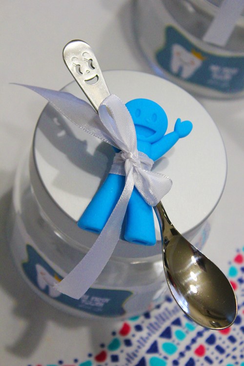 snaynye-celebrating the first tooth out |marmite et ponpon.JPG