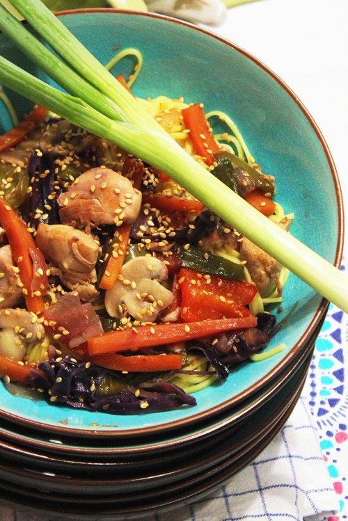 thai-chicken-noodles-with-sesame-and-sweet-soy-saucemarmite-et-ponpon