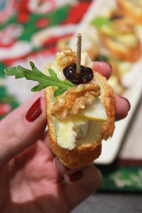Brie, pear and honey crostini|marmite et ponpon